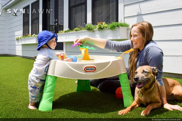 SYNLawn Pittsburgh PA pets artificial grass safe for family dogs and kids